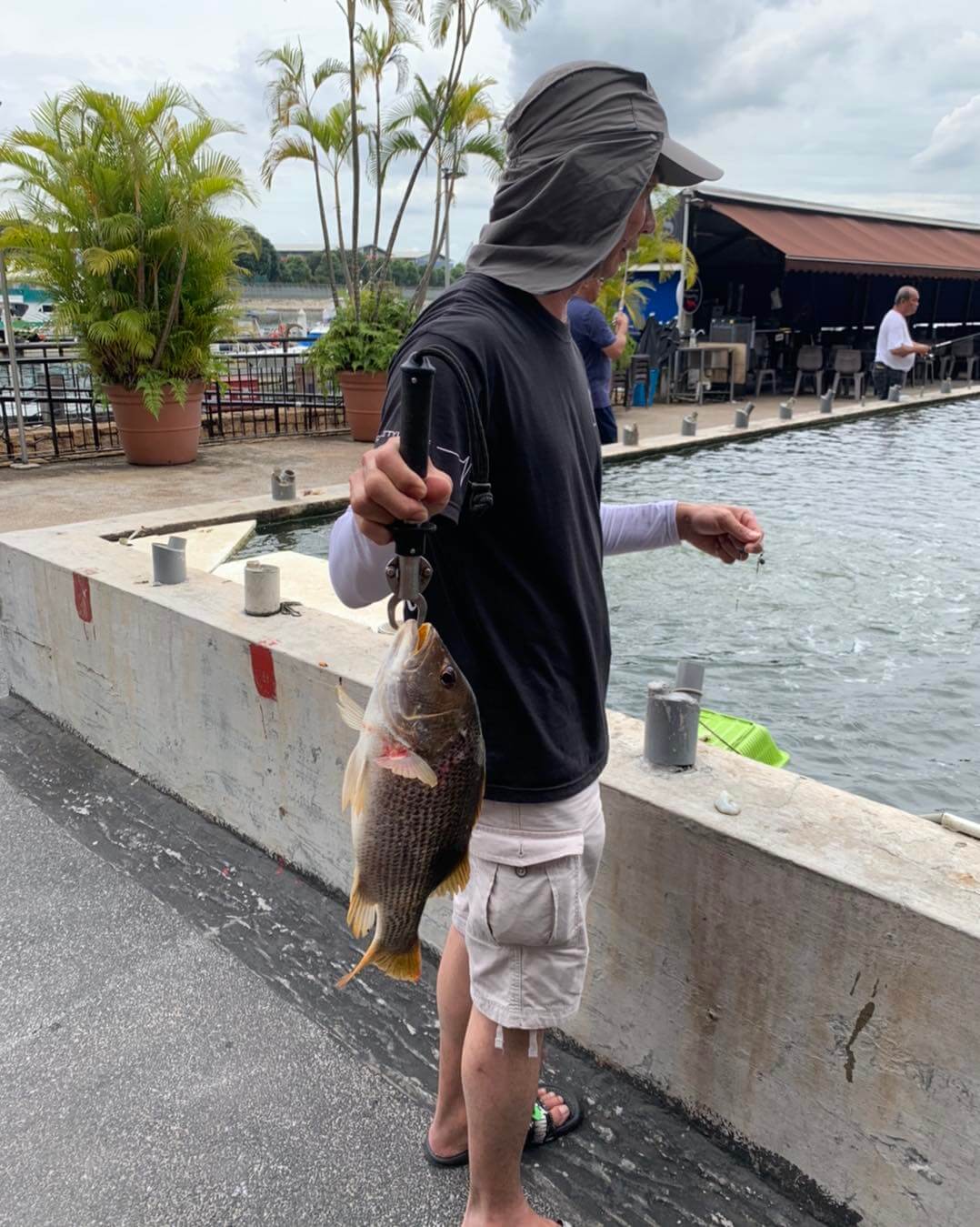 Singapore Paypond Fishing: Casting/Floater [Gills Fishing]